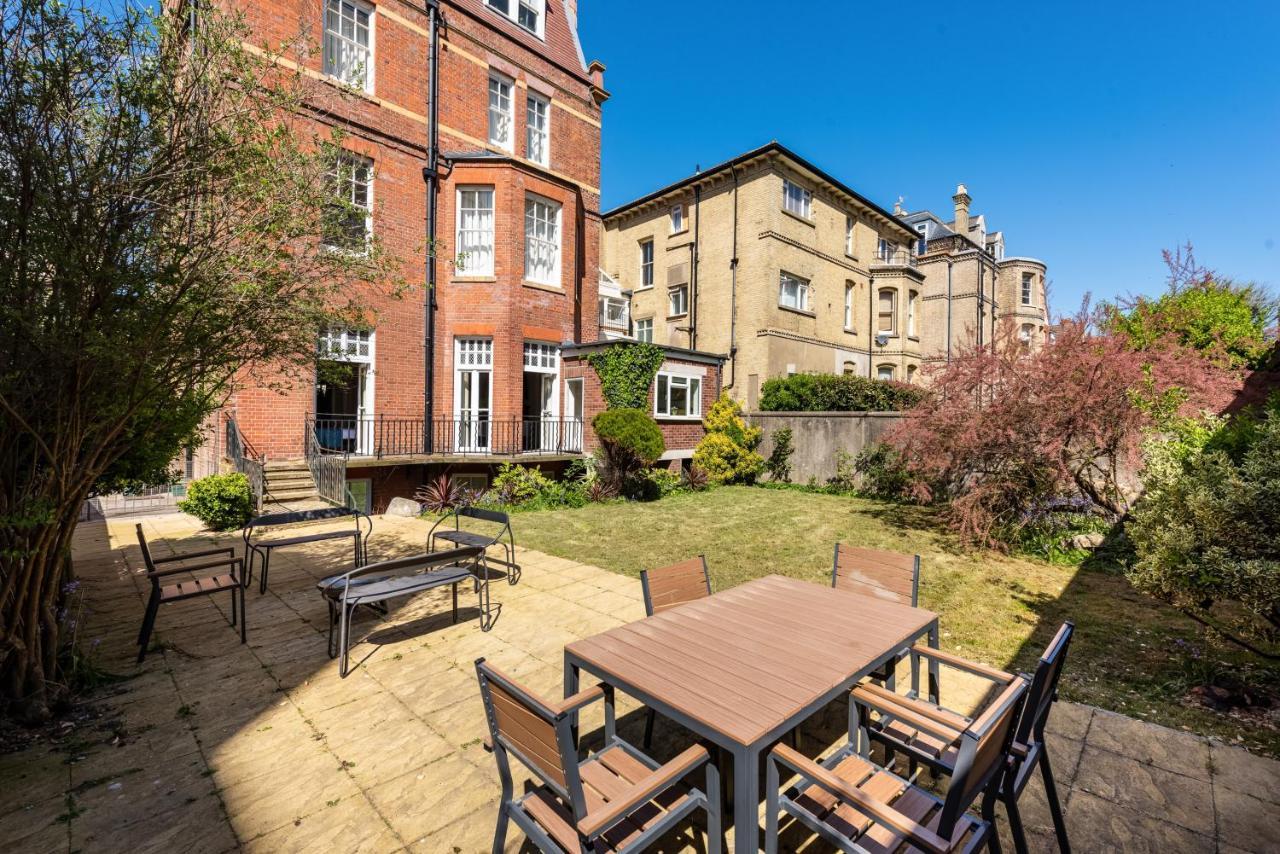 3 Bedroom Garden Apartment Opposite the Beach Hove Buitenkant foto