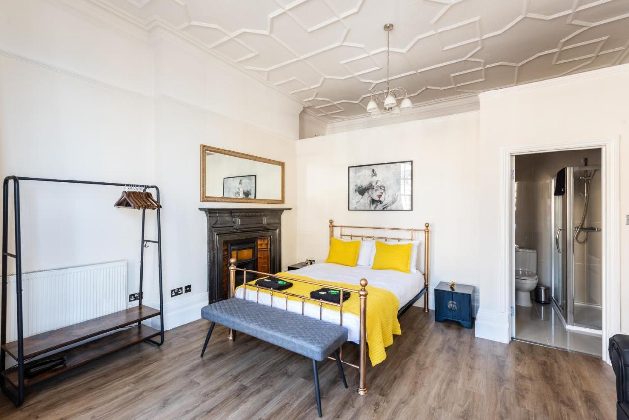 3 Bedroom Garden Apartment Opposite the Beach Hove Buitenkant foto