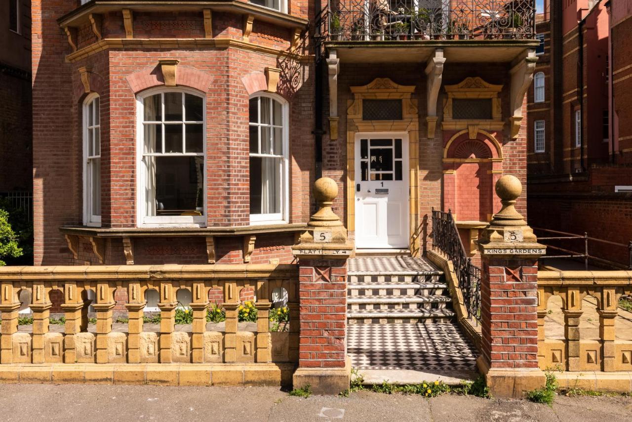 3 Bedroom Garden Apartment Opposite the Beach Hove Buitenkant foto