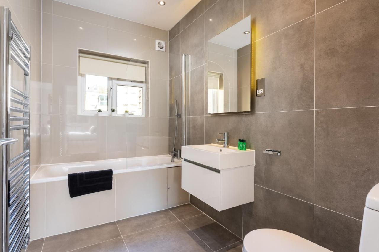 3 Bedroom Garden Apartment Opposite the Beach Hove Buitenkant foto