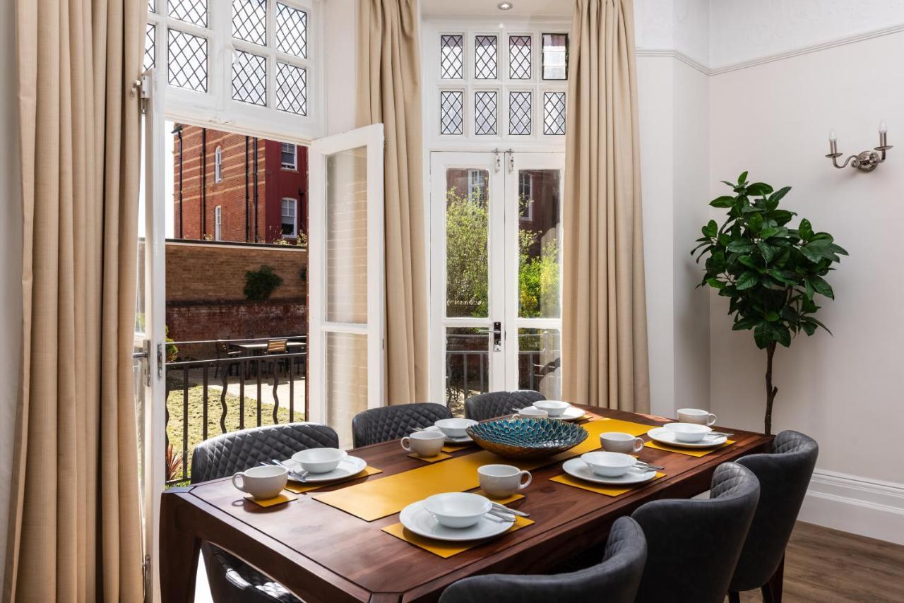 3 Bedroom Garden Apartment Opposite the Beach Hove Buitenkant foto