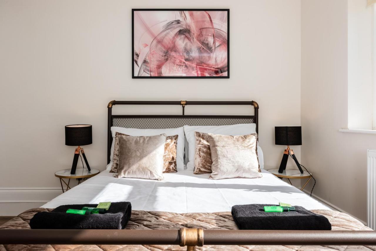 3 Bedroom Garden Apartment Opposite the Beach Hove Buitenkant foto