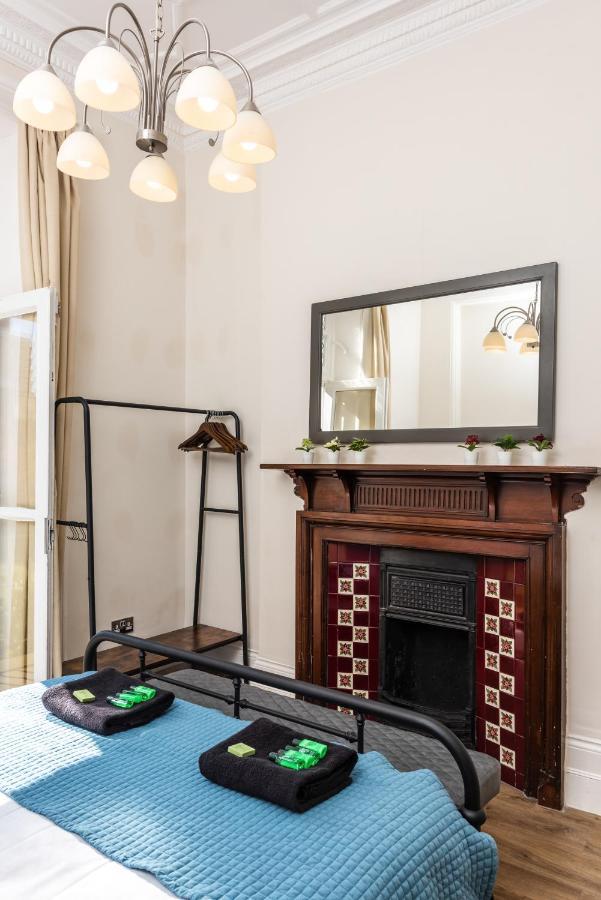 3 Bedroom Garden Apartment Opposite the Beach Hove Buitenkant foto